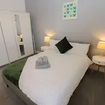 Harbourside - 1 Bedroom - Sleeps 2 *