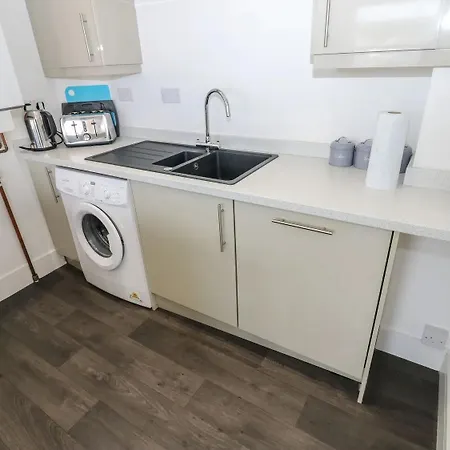 Harbourside - 1 Bedroom - Sleeps 2 *