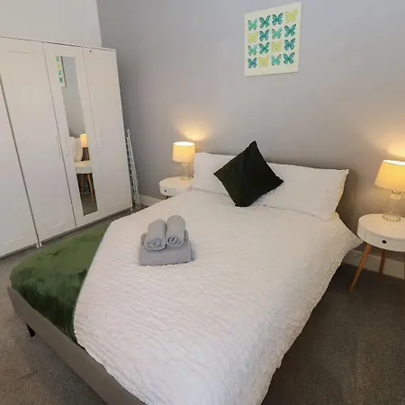 Harbourside - 1 Bedroom - Sleeps 2 *